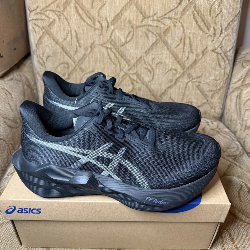 ASICS Novablast 6 Mens Size 10 Black Running Shoes Gym Training Sneakers NWB!